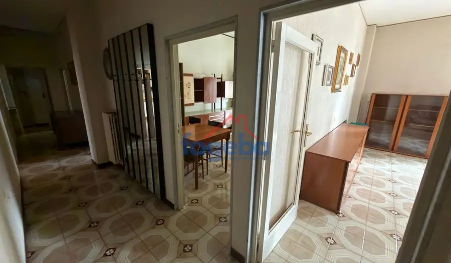 Ampio appartamento in centro — foto 12
