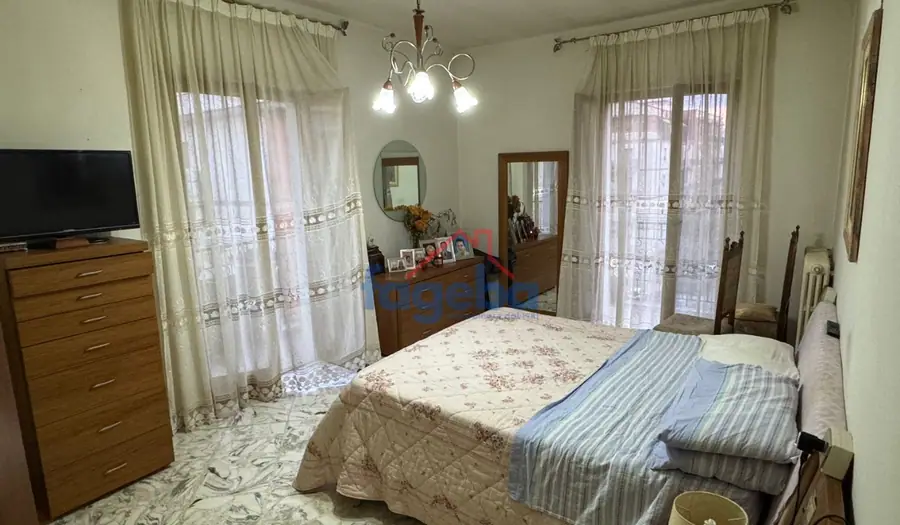 Appartamento ampio in zona centrale — foto 9