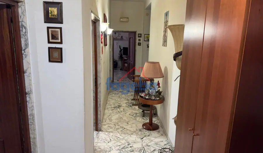 Appartamento ampio in zona centrale — foto 6