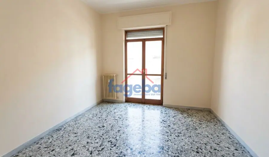 Appartamento con doppia esposizione — foto 8