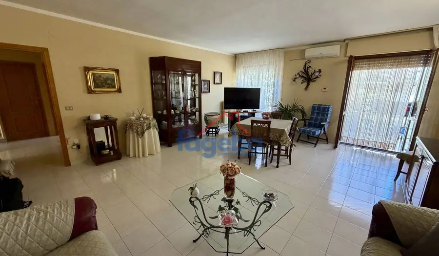 Appartamento con doppia esposizione — foto 17