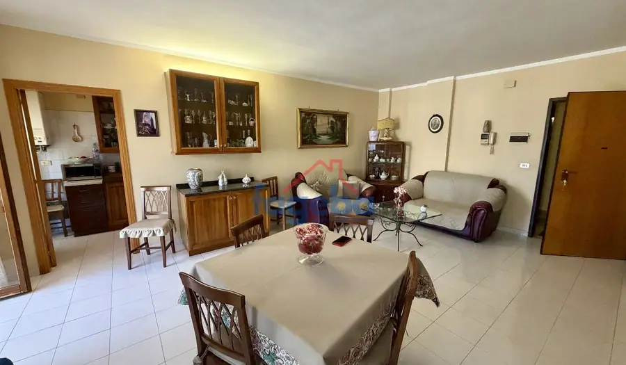 Appartamento con doppia esposizione — foto 18