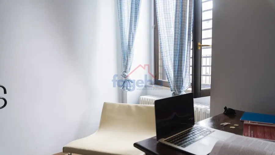 Appartamento ristrutturato con terrazza privata — foto 43