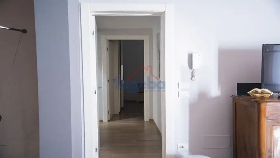 Appartamento ristrutturato con terrazza privata — foto 38