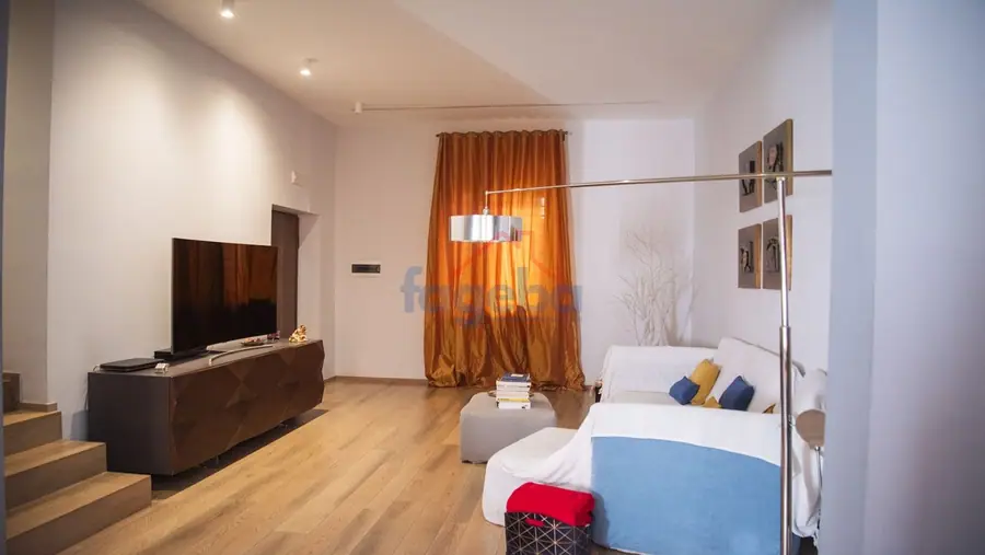 Appartamento ristrutturato con terrazza privata — foto 37
