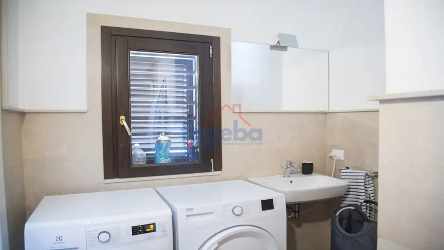 Appartamento ristrutturato con terrazza privata — foto 19