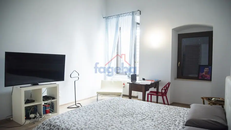 Appartamento ristrutturato con terrazza privata — foto 40