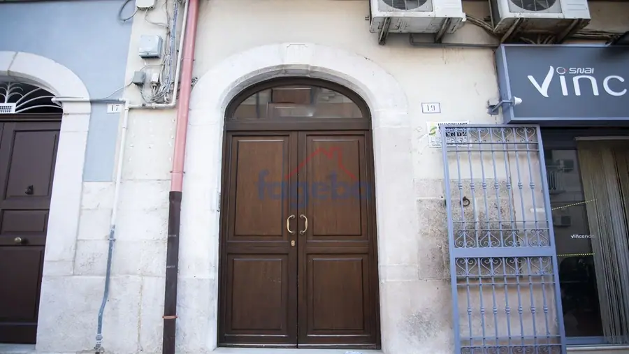 Appartamento ristrutturato con terrazza privata — foto 6