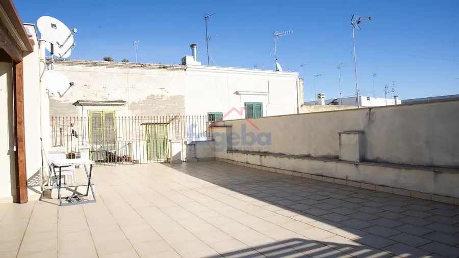 Appartamento ristrutturato con terrazza privata — foto 17