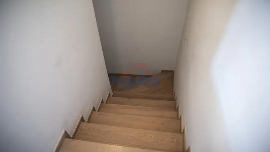 Appartamento ristrutturato con terrazza privata — foto 7