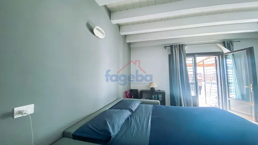 Appartamento ristrutturato con terrazza privata — foto 25