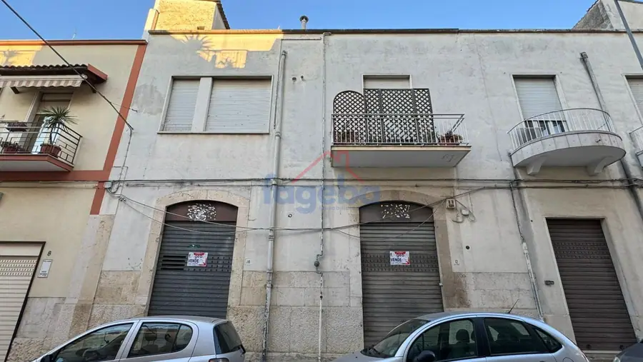 Locale commerciale ad Andria, Andria