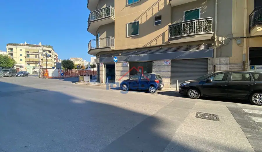 Locale commerciale angolare — foto 15