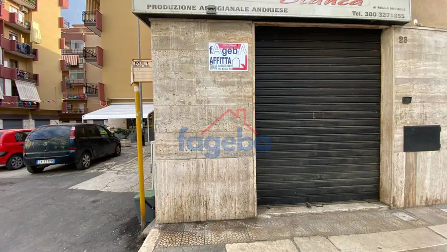 Locale commerciale angolare — foto 9