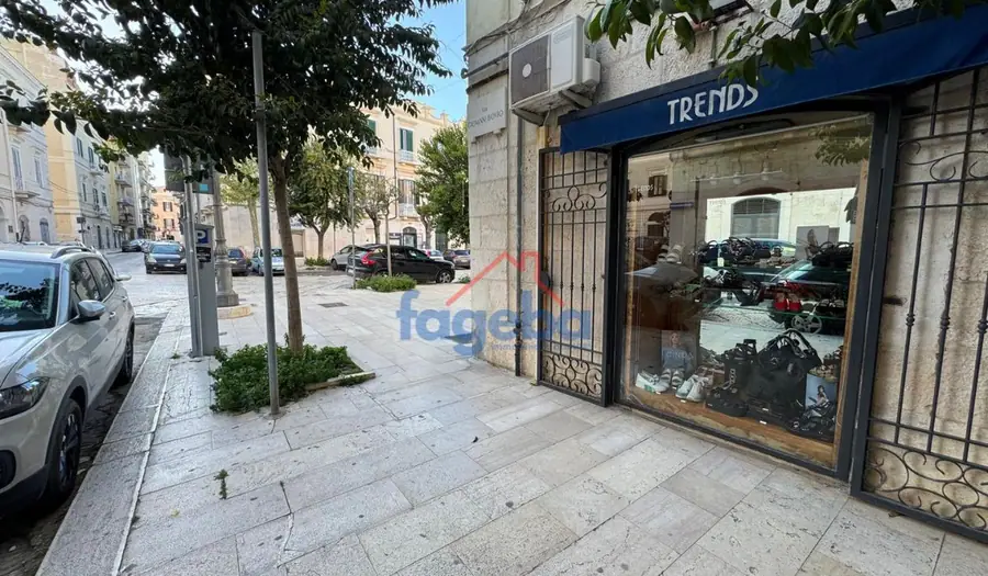 Locale commerciale in zona centrale, Trani Centro