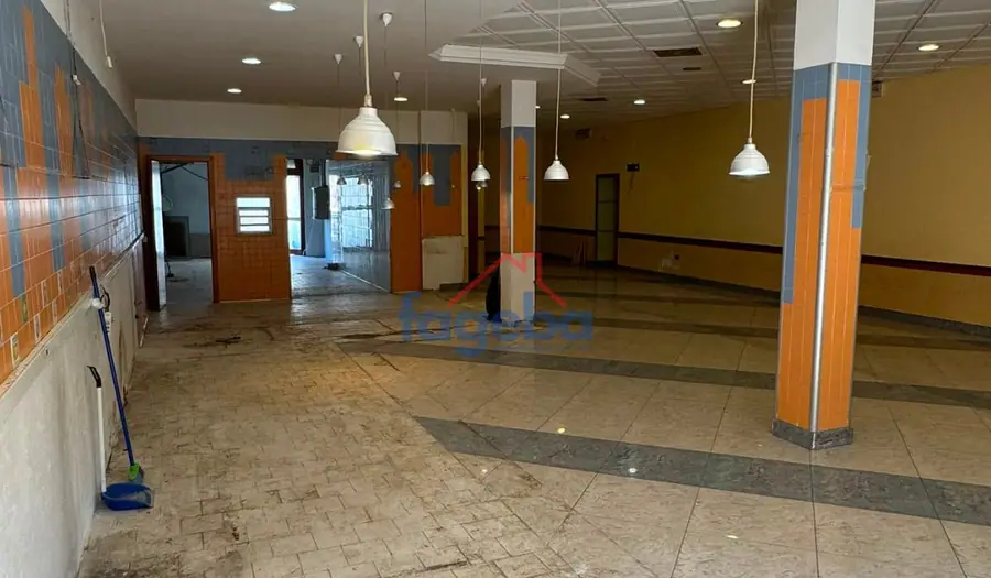 Locale con canna fumaria zona porto — foto 12