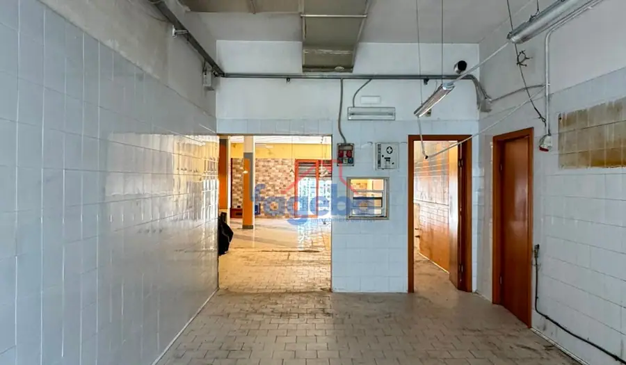 Locale con canna fumaria zona porto — foto 17