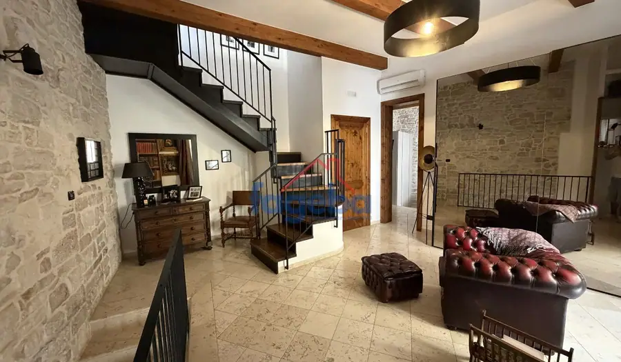 Palazzina indipendente — foto 16