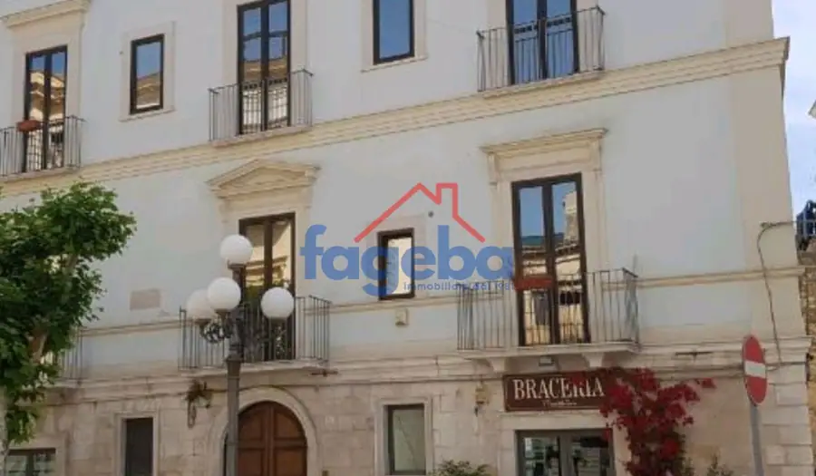 Palazzina indipendente in pieno centro, Trani Centro