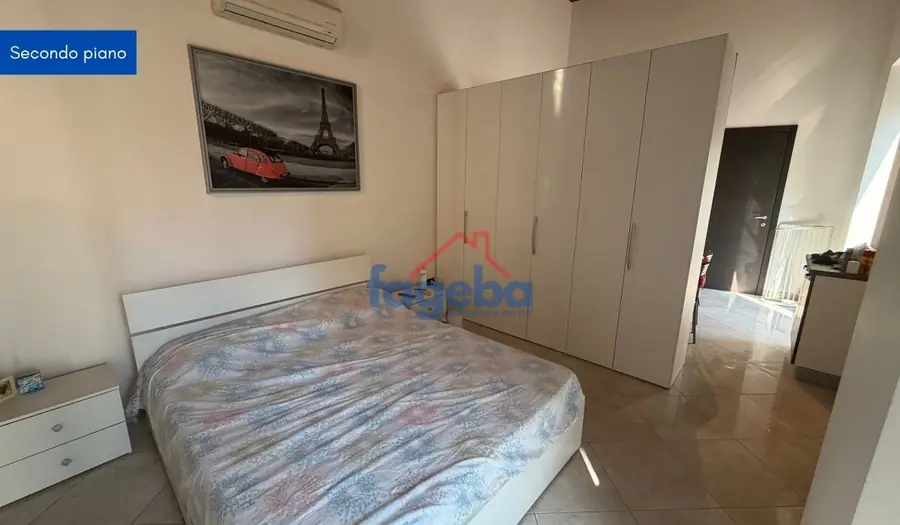 Palazzina indipendente in zona centrale — foto 15