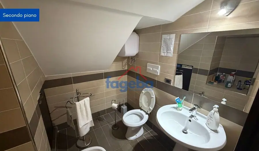 Palazzina indipendente in zona centrale — foto 49